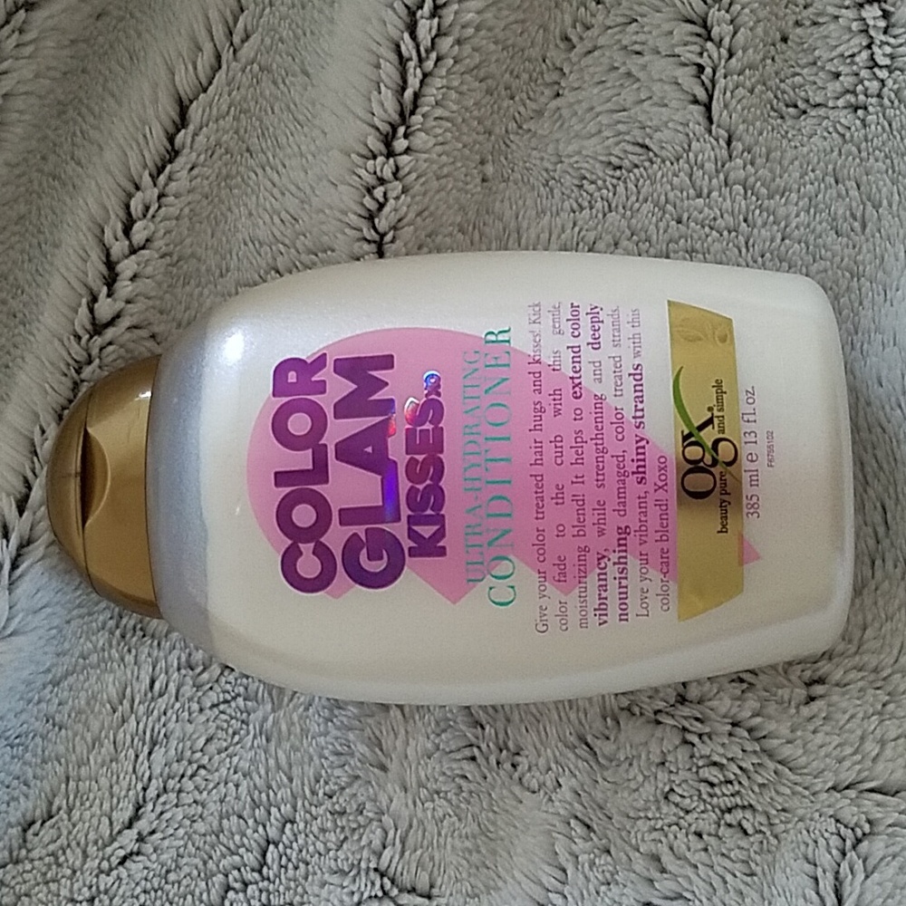 Color Glam Kisses conditioner